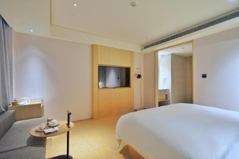 Bed room
