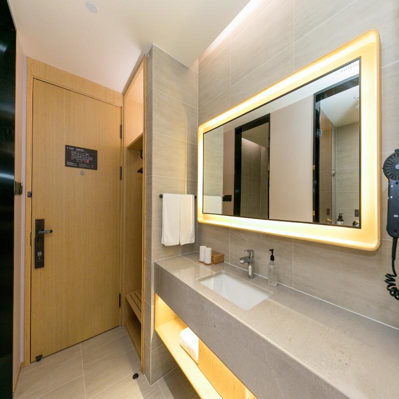 Bed room