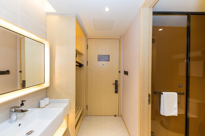 Ji Hotel (Shanghai Middle Huaihai Road)