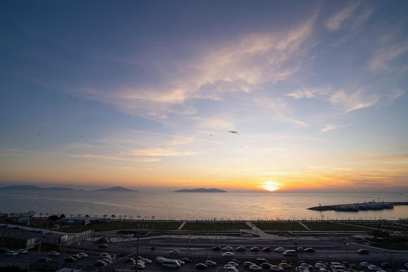 La Cielo Hotel image
