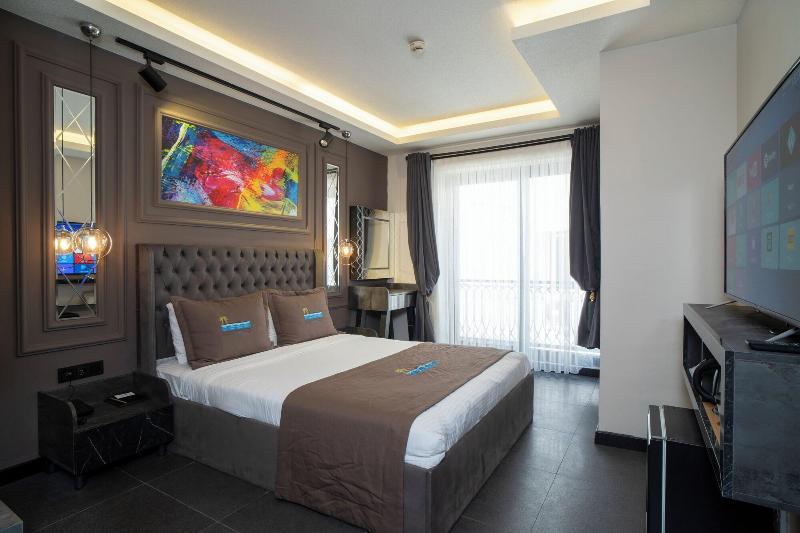 La Cielo Hotel image