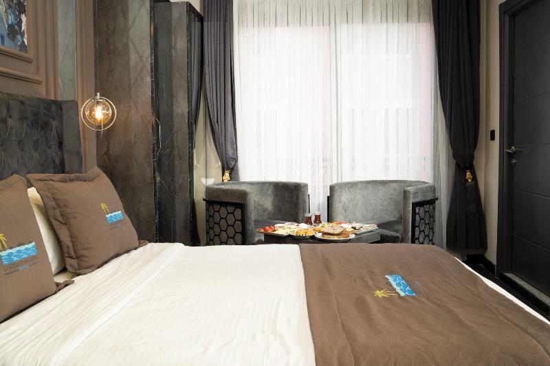 La Cielo Hotel image