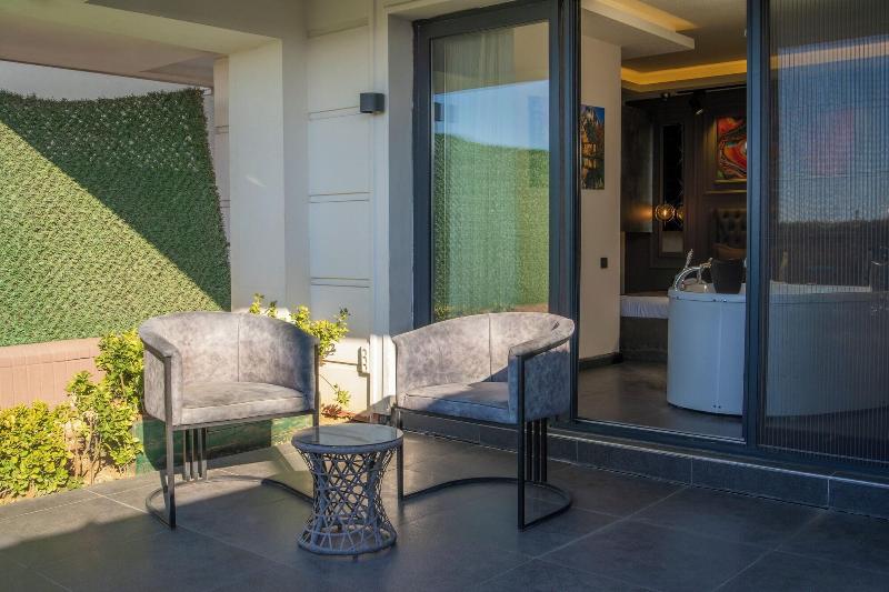 La Cielo Hotel image