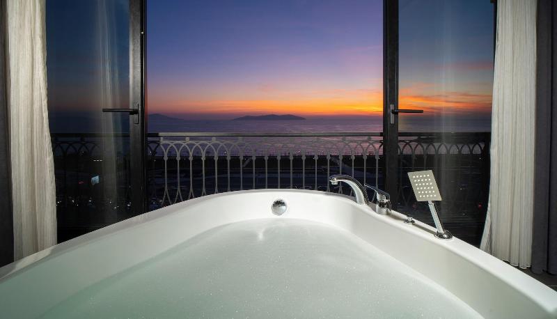 La Cielo Hotel image
