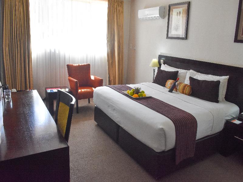 Cresta Bosele Hotel image