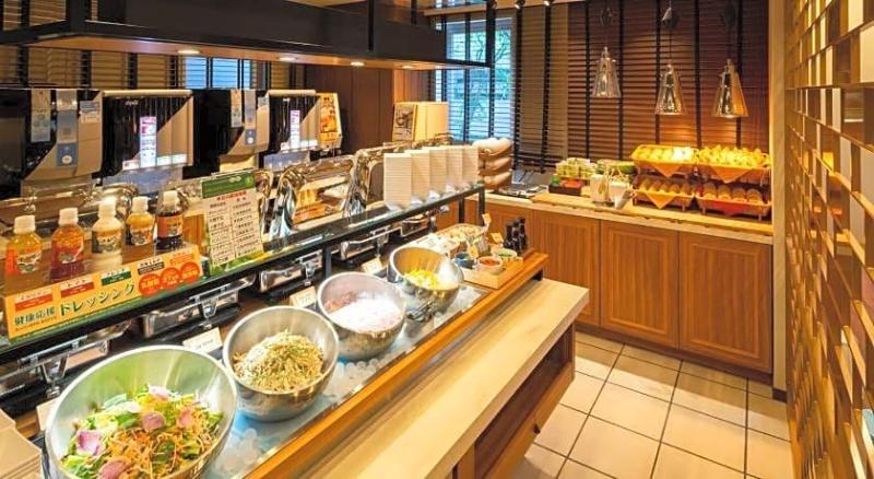 Super Hotel Shin Yokohama image