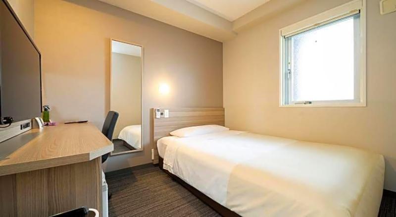 Super Hotel Shin Yokohama image