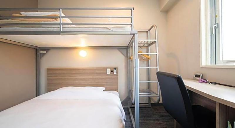 Super Hotel Shin Yokohama image