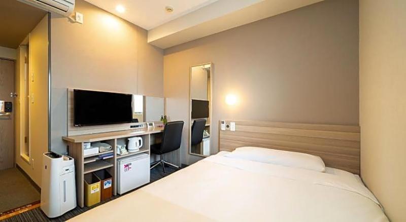 Super Hotel Shin Yokohama image