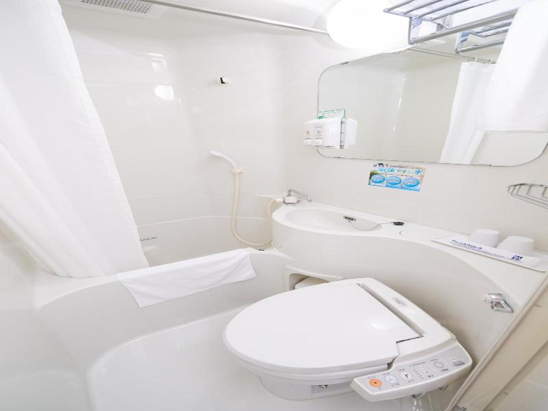Super Hotel Shin Yokohama image