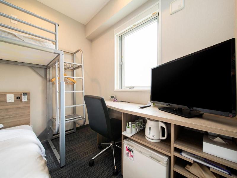 Super Hotel Shin Yokohama image