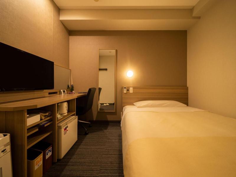 Super Hotel Shin Yokohama image