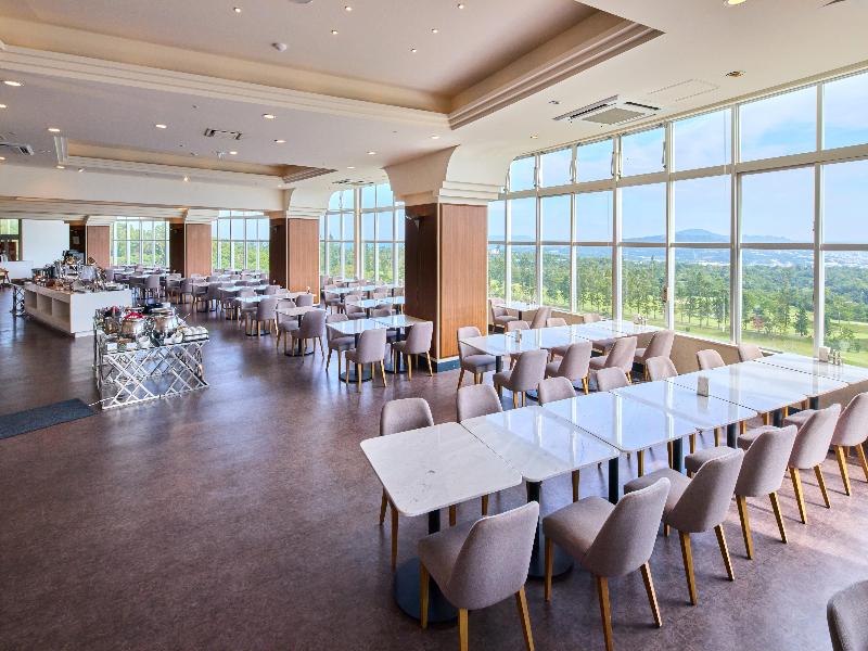 Crowne Plaza Okinawa Uruma Hills, an IHG Hotel image