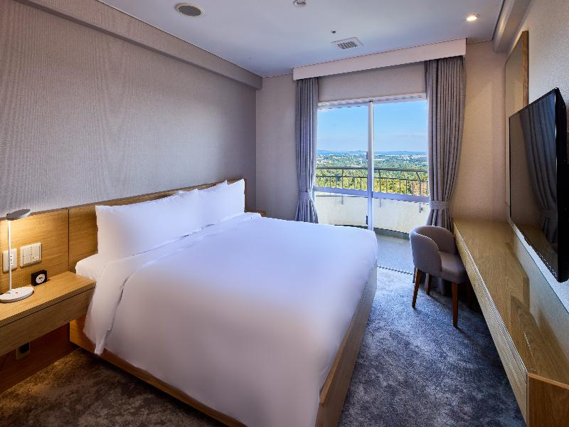 Crowne Plaza Okinawa Uruma Hills, an IHG Hotel image