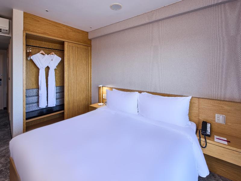Crowne Plaza Okinawa Uruma Hills, an IHG Hotel image