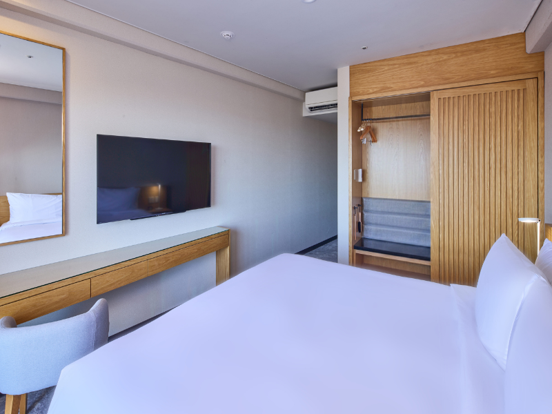 Crowne Plaza Okinawa Uruma Hills, an IHG Hotel image