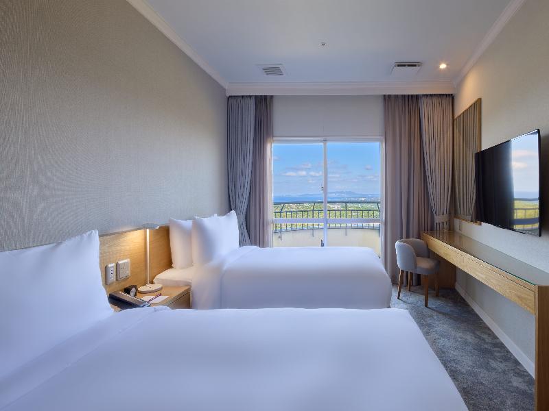 Crowne Plaza Okinawa Uruma Hills, an IHG Hotel image