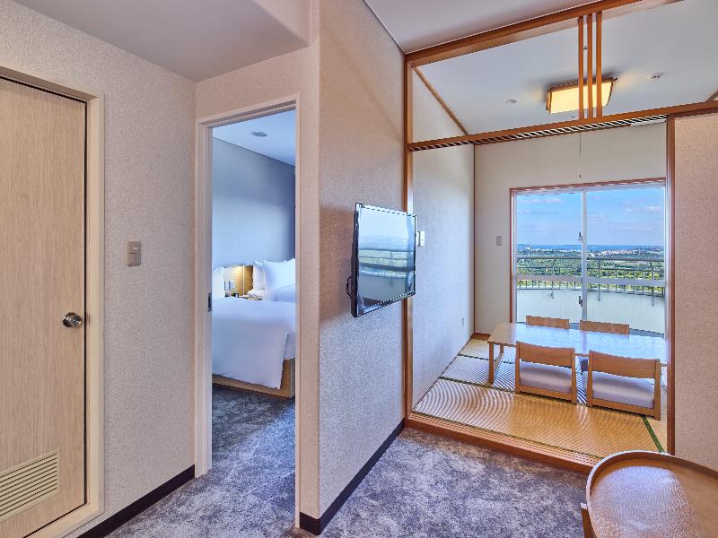 Crowne Plaza Okinawa Uruma Hills, an IHG Hotel image