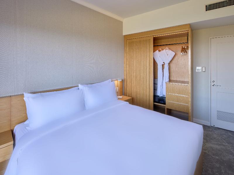 Crowne Plaza Okinawa Uruma Hills, an IHG Hotel image