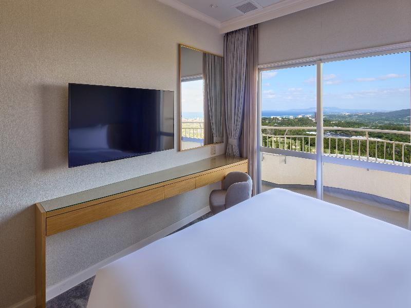 Crowne Plaza Okinawa Uruma Hills, an IHG Hotel image