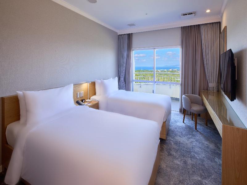 Crowne Plaza Okinawa Uruma Hills, an IHG Hotel image