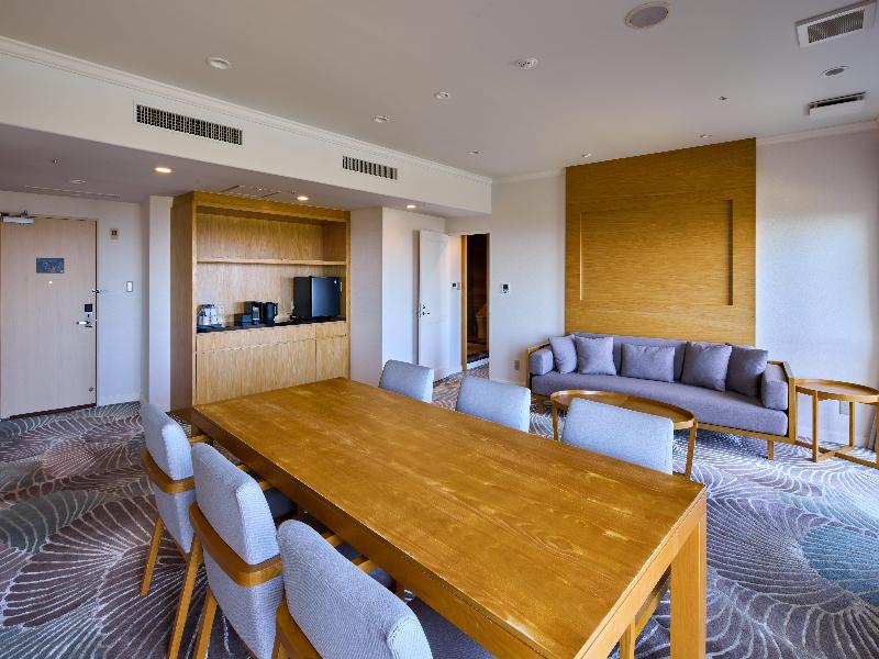 Crowne Plaza Okinawa Uruma Hills, an IHG Hotel image