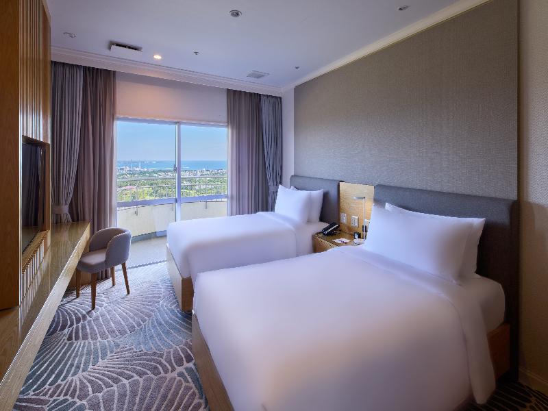 Crowne Plaza Okinawa Uruma Hills, an IHG Hotel image