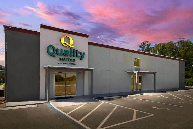 Quality Suites Wildwood - The Villages image