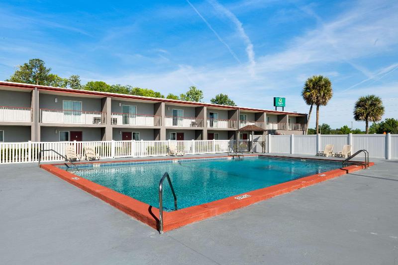 Quality Suites Wildwood - The Villages image