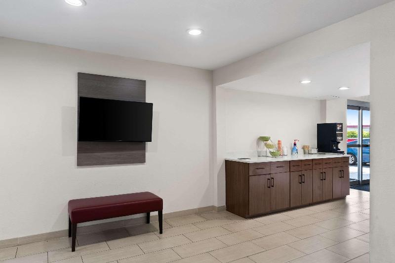 Quality Suites Wildwood - The Villages image