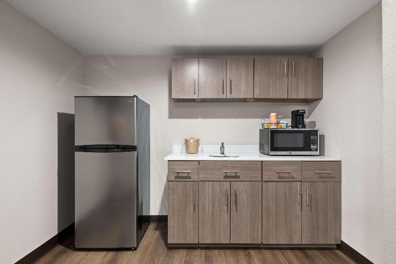 Quality Suites Wildwood - The Villages image