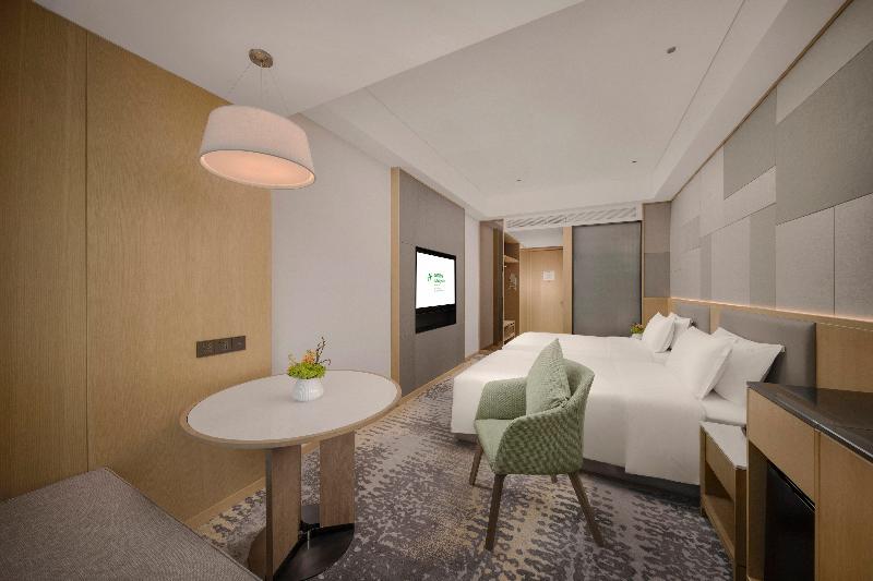 Holiday Inn Qinhuangdao Haigang image