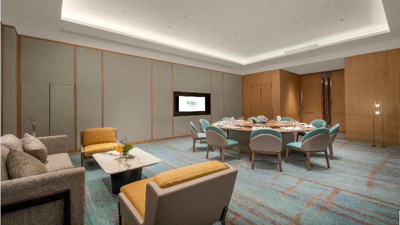 Holiday Inn Qinhuangdao Haigang image
