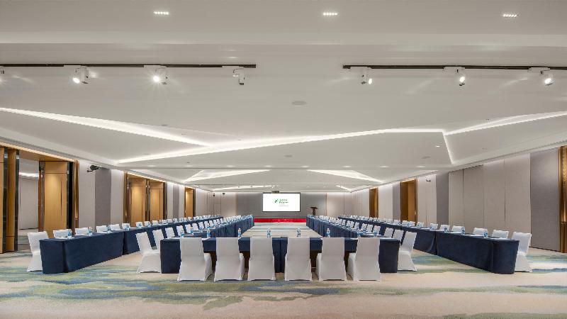 Holiday Inn Qinhuangdao Haigang image