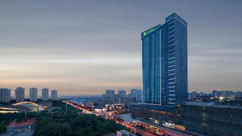 Holiday Inn Qinhuangdao Haigang image