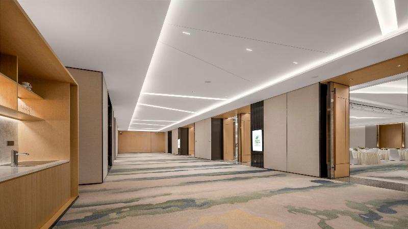 Holiday Inn Qinhuangdao Haigang image