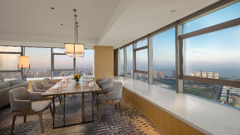 Holiday Inn Qinhuangdao Haigang image