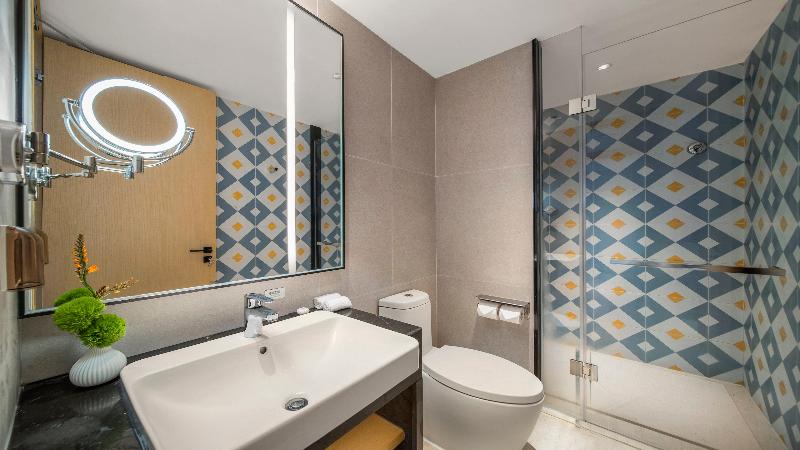 Holiday Inn Qinhuangdao Haigang image