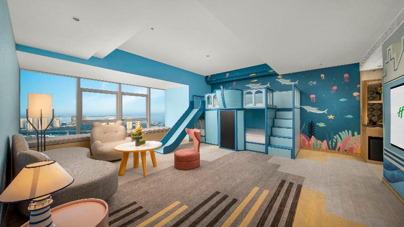 Holiday Inn Qinhuangdao Haigang image