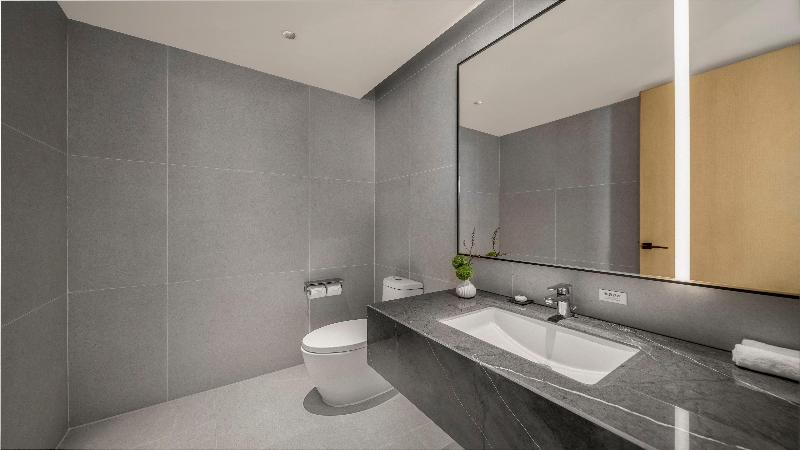 Holiday Inn Qinhuangdao Haigang image