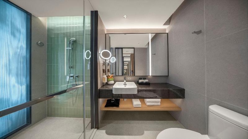 Holiday Inn Qinhuangdao Haigang image