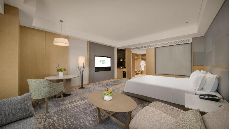 Holiday Inn Qinhuangdao Haigang image