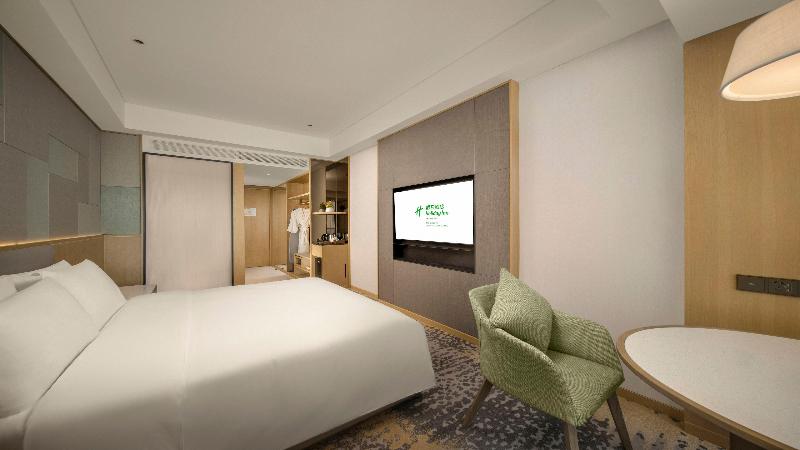 Holiday Inn Qinhuangdao Haigang image