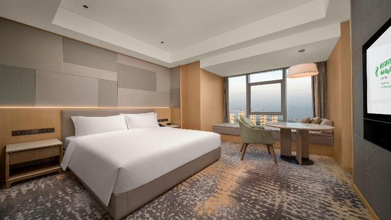 Holiday Inn Qinhuangdao Haigang image