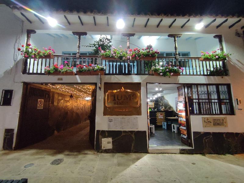 Laureles De La Villa image
