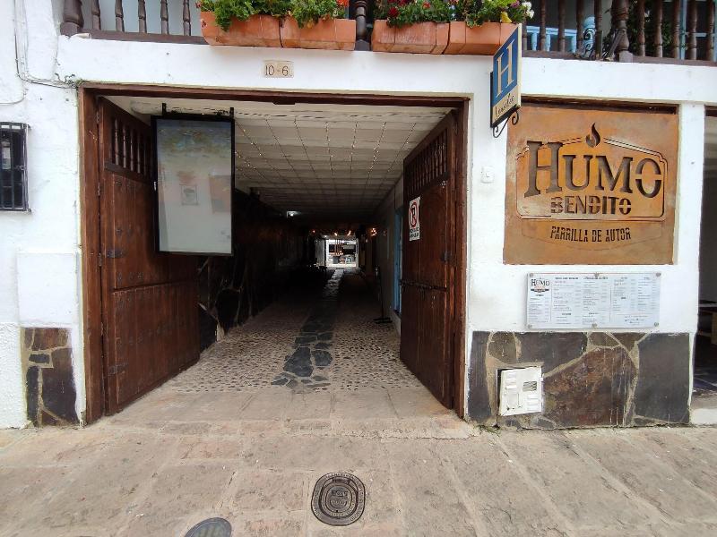 Laureles De La Villa image