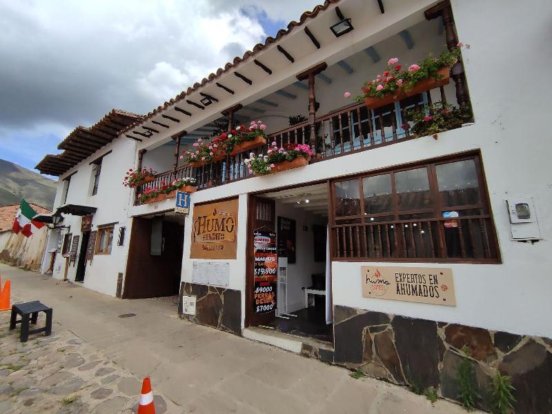 Laureles De La Villa image