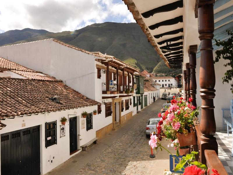 Laureles De La Villa image