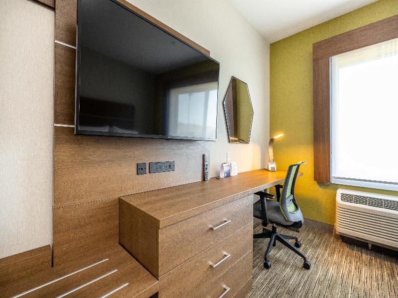 Holiday Inn Express & Sts San Jose Silicon Valley image