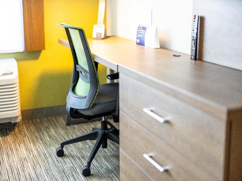 Holiday Inn Express & Sts San Jose Silicon Valley image